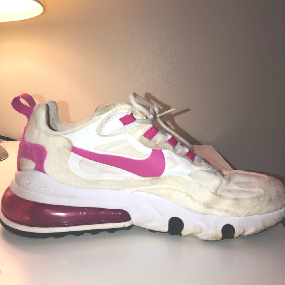 Nike Air Max 270 React Fire Pink Size 8.5